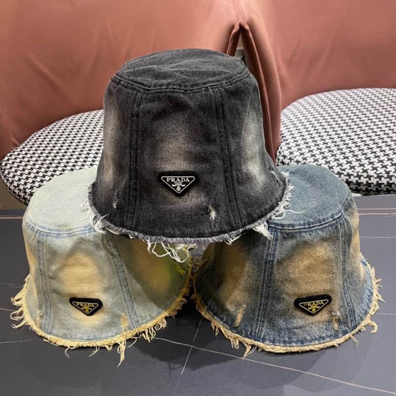 Prada hat 062702